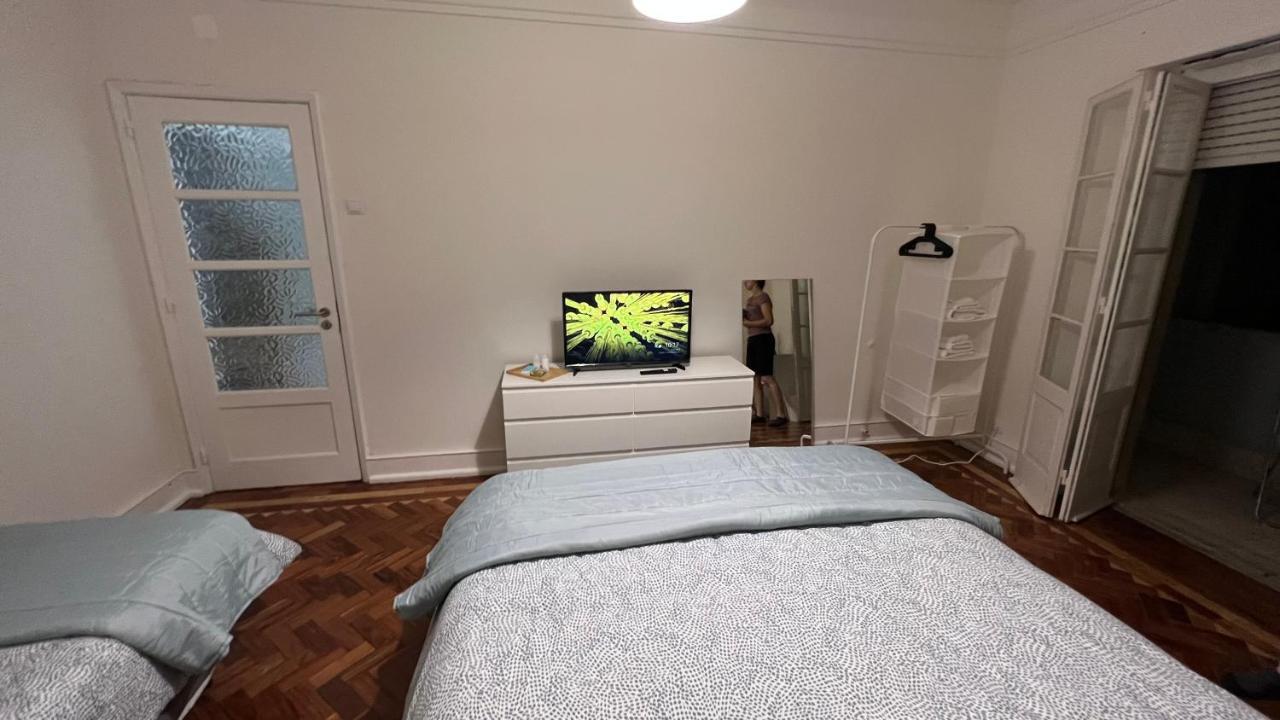 Habitacion Privada Para 3 Grande Con Balcon Lisboa Exteriör bild