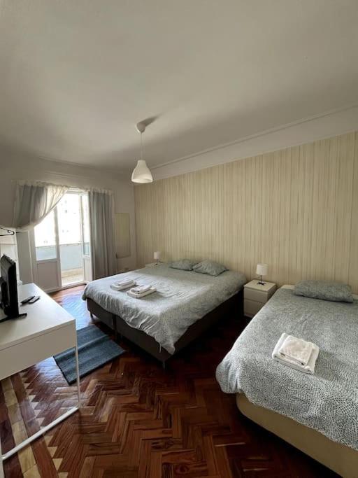 Habitacion Privada Para 3 Grande Con Balcon Lisboa Exteriör bild